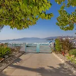 Haraki Mare Studios Beach Front