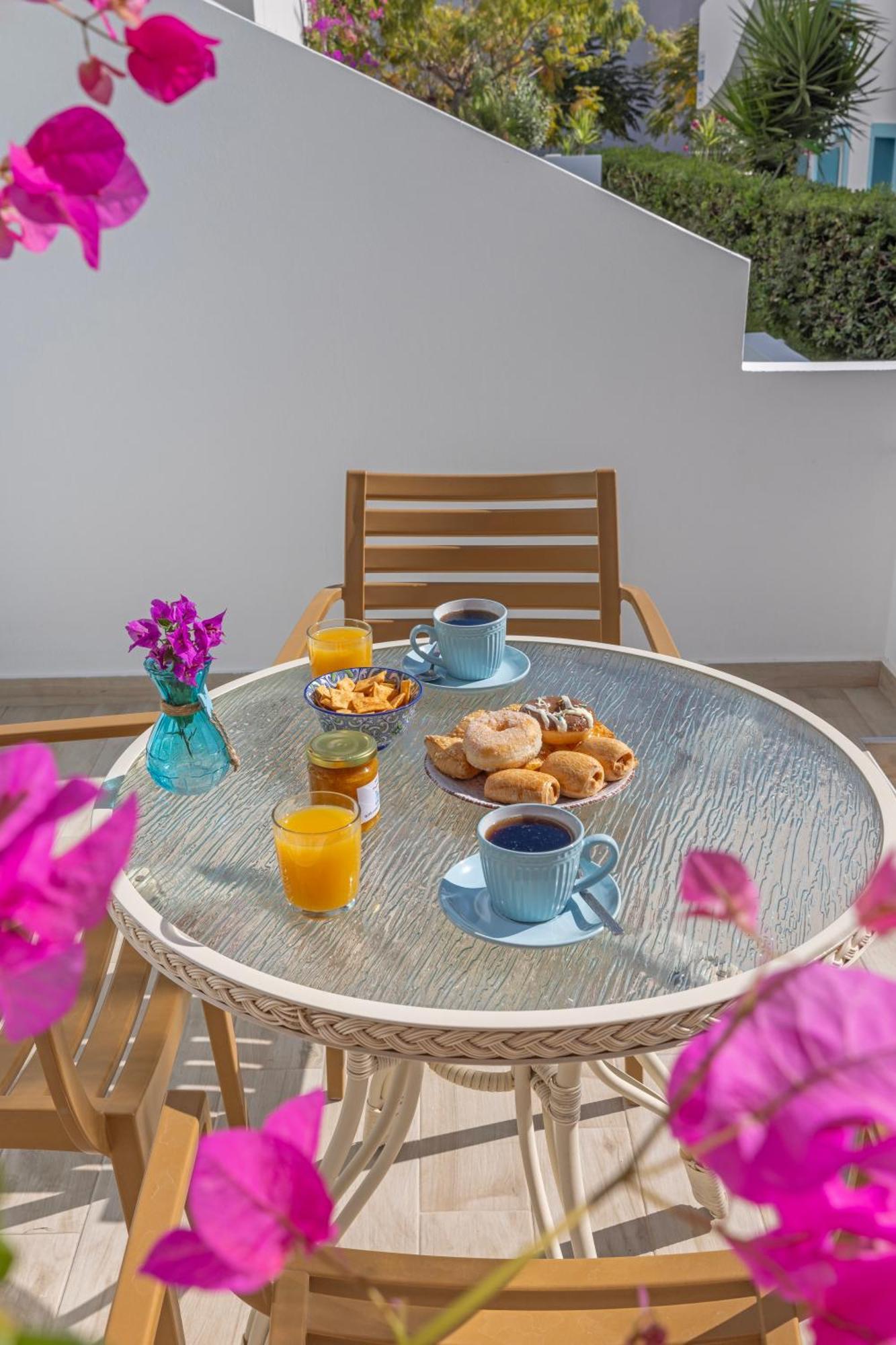 Mare Front Apartment Charaki