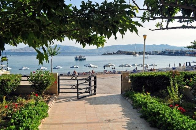 Apartament Mare Front *