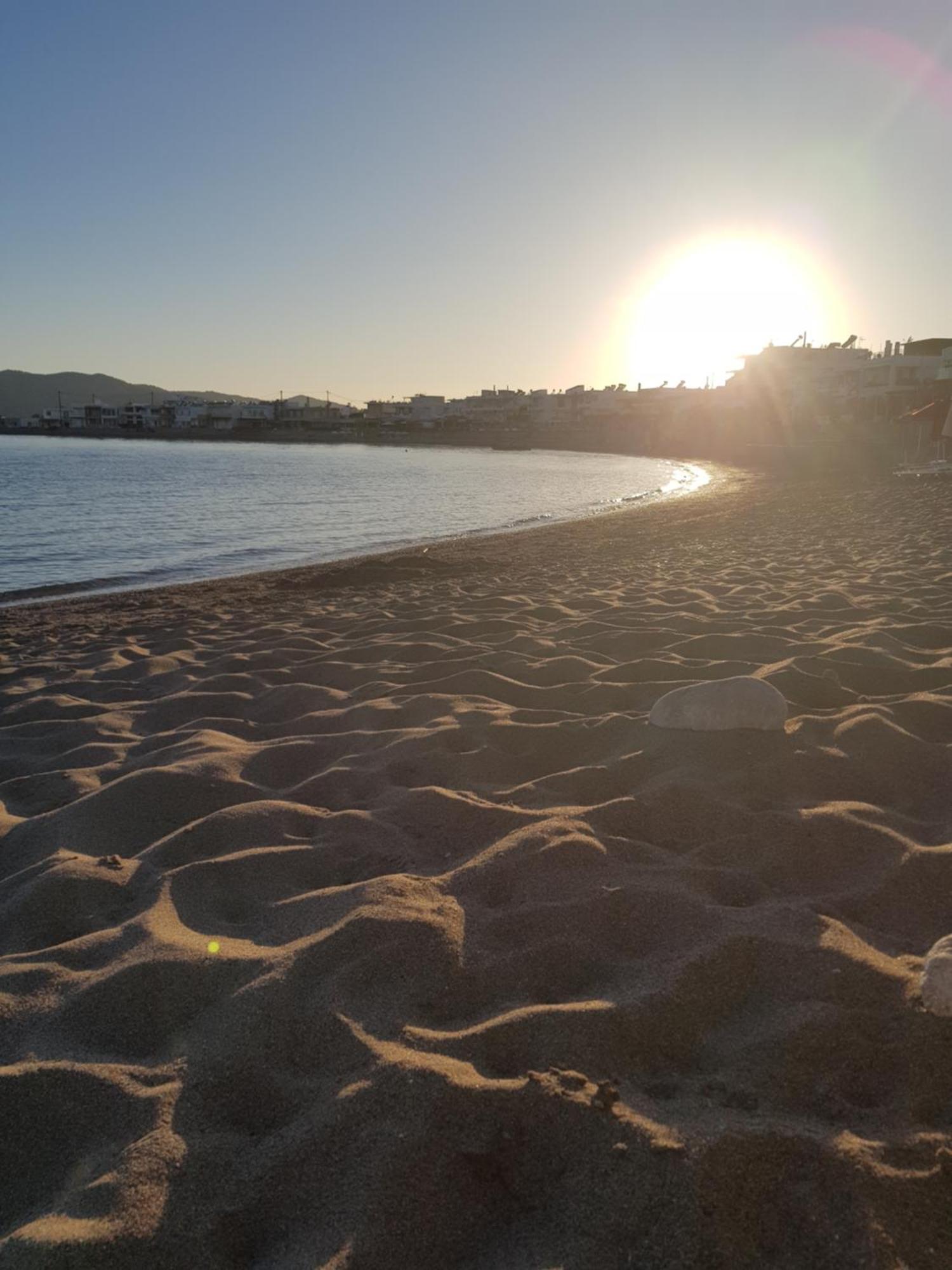 Mare Front Apartament Haraki