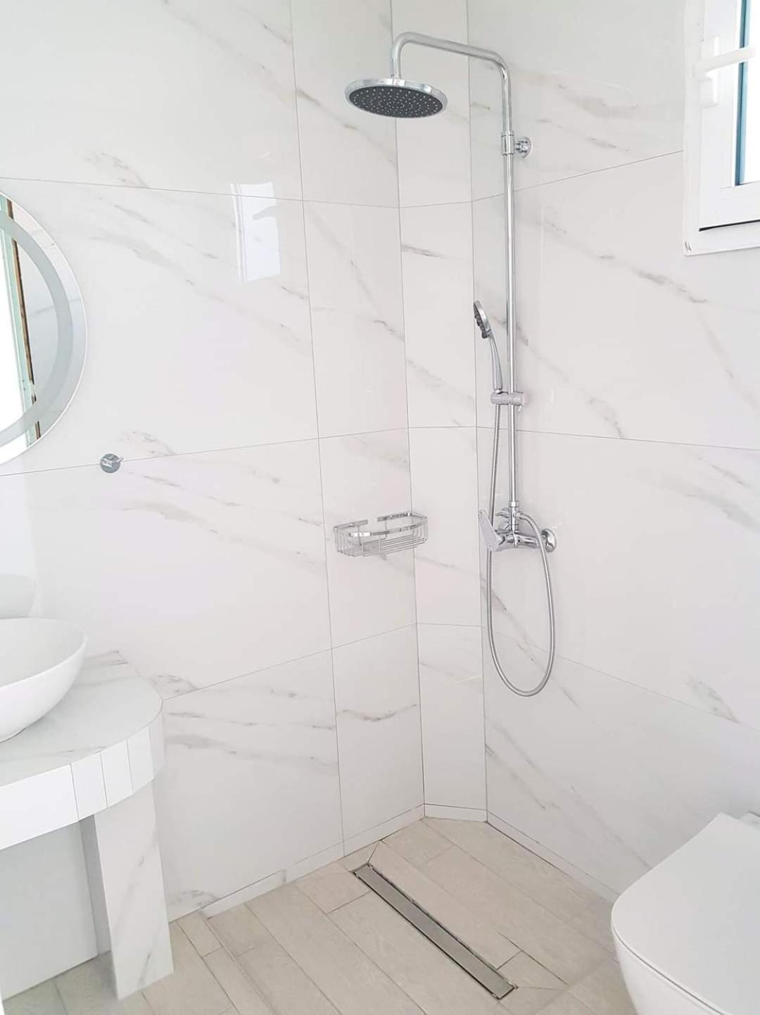 Apartament Mare Front Haraki
